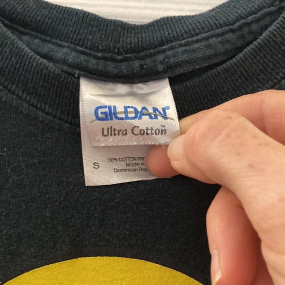 🌞 5 for $25. Buc-ees t-shirt. Women’s size small. Short sleeves. Black. GUC. - Picture 2 of 3